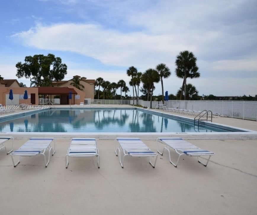 Real estate property located at 20850 San Simeon Way #408-5, Miami-dade, Lakeview Of The Calf Club, Miami, FL