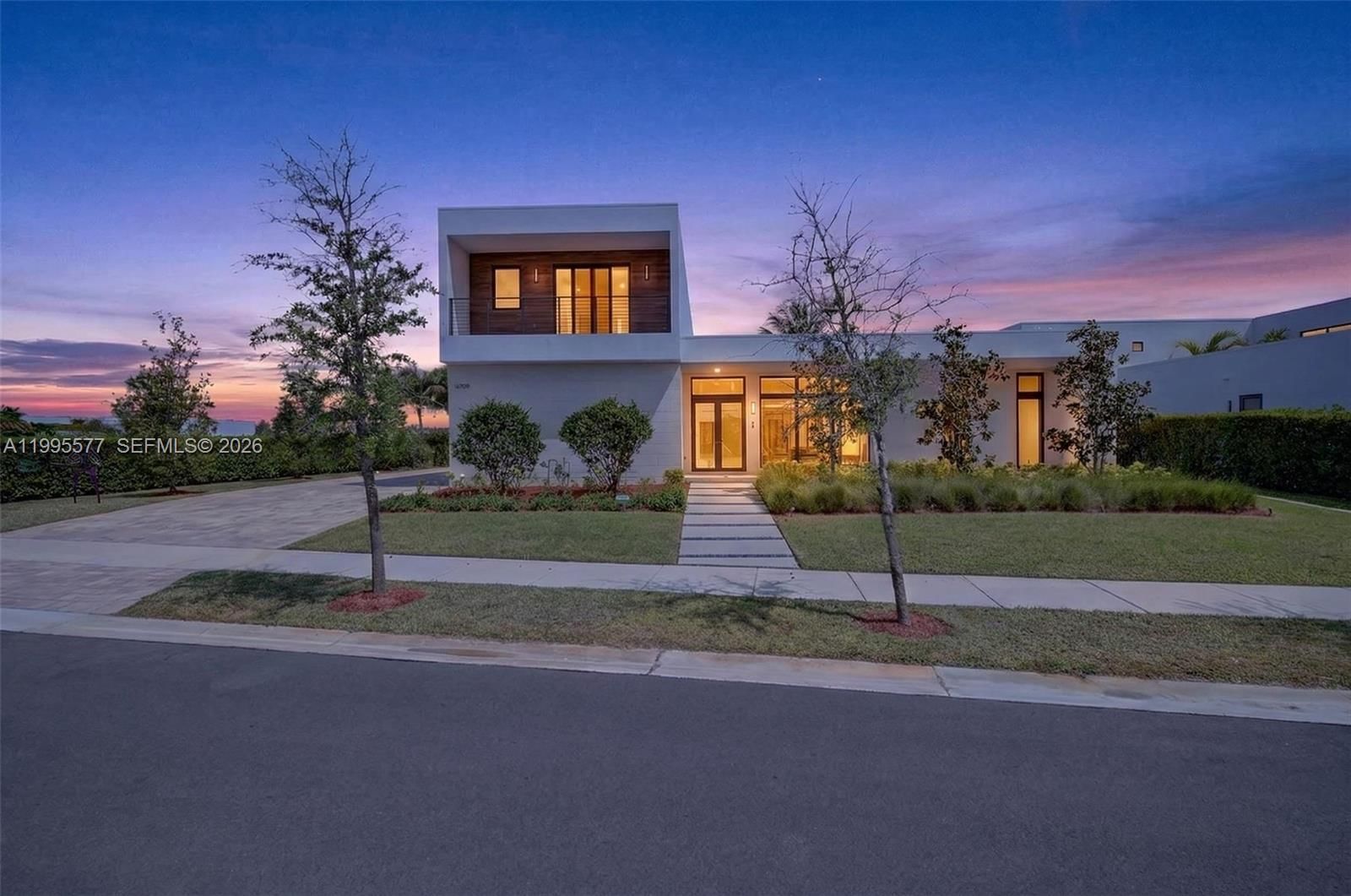 Real estate property located at 16709 Botaniko Drive North, Broward, Weston Estates, Weston, FL