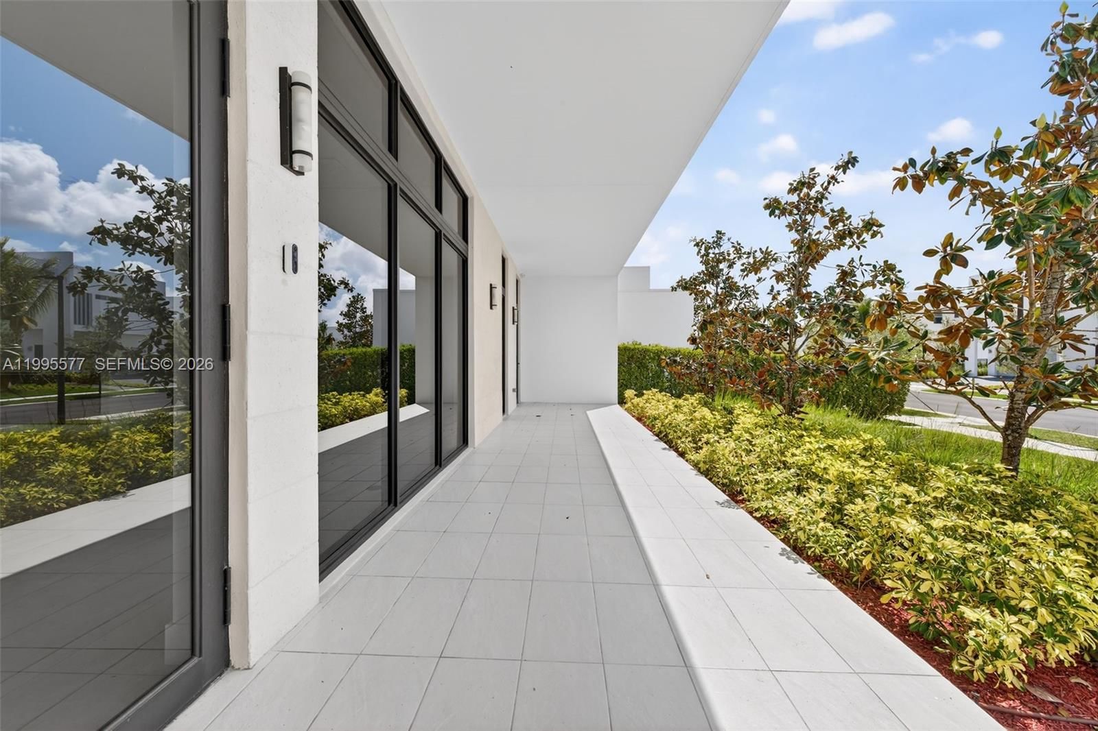 Real estate property located at 16709 Botaniko Drive North, Broward, Weston Estates, Weston, FL