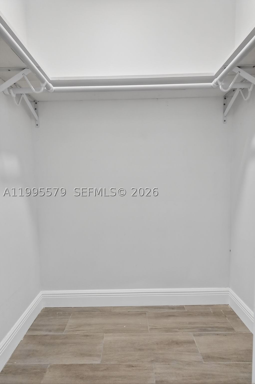 Real estate property located at 275 Gate Rd #104, Broward, Villas At Carriage Hills, Hollywood, FL