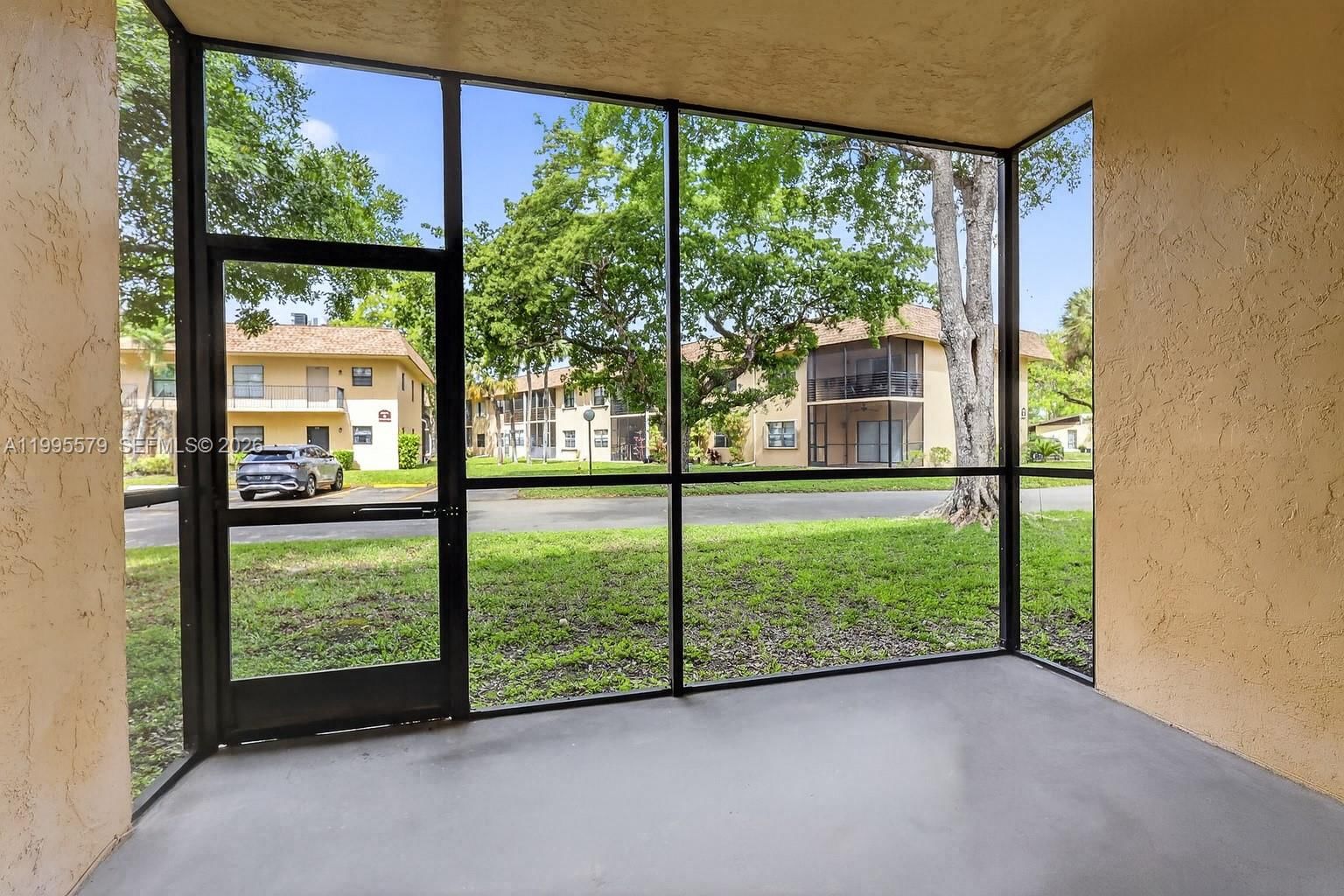 Real estate property located at 275 Gate Rd #104, Broward, Villas At Carriage Hills, Hollywood, FL