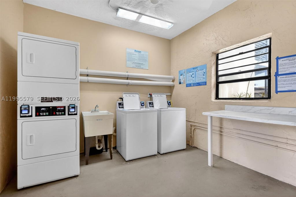 Real estate property located at 275 Gate Rd #104, Broward, Villas At Carriage Hills, Hollywood, FL