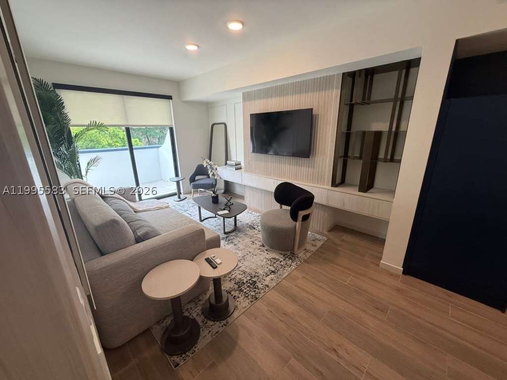 Real estate property located at 4220 Laguna St #308, Miami-dade, The Avenue Coral Gables, Coral Gables, FL