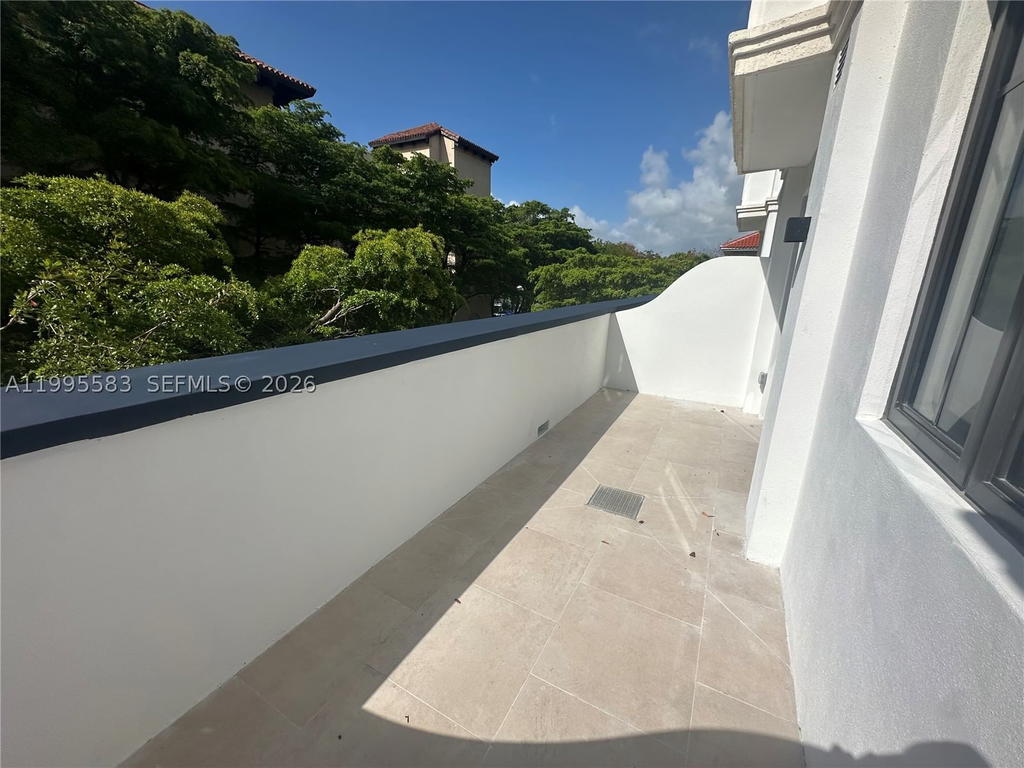 Real estate property located at 4220 Laguna St #308, Miami-dade, The Avenue Coral Gables, Coral Gables, FL