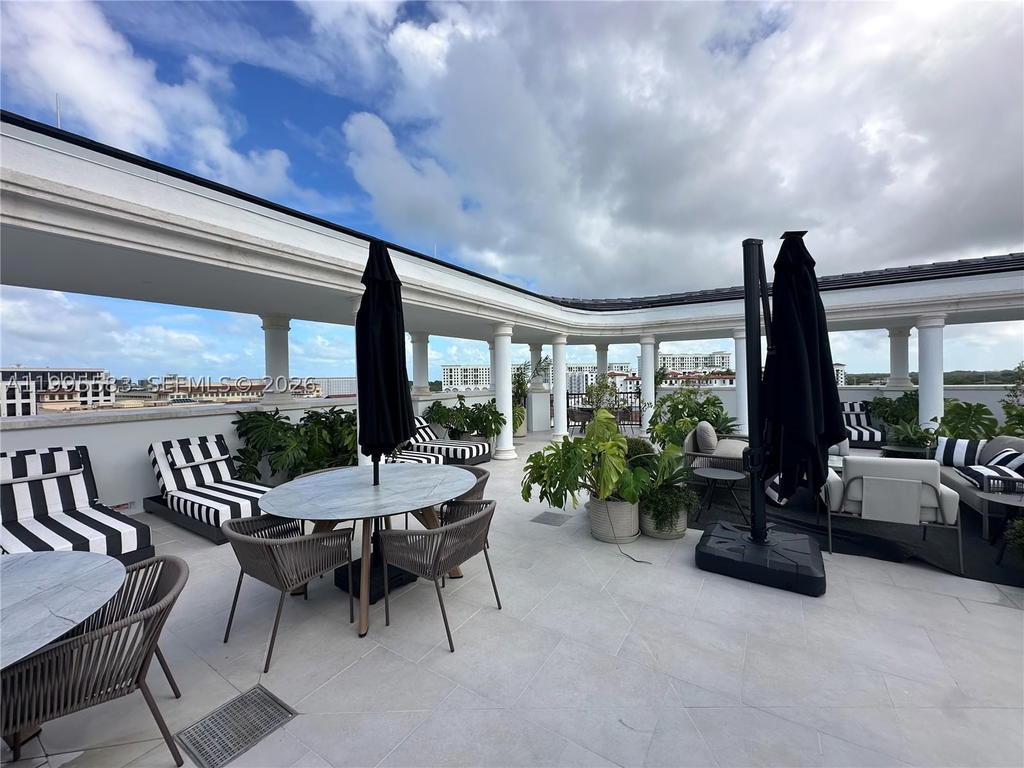 Real estate property located at 4220 Laguna St #308, Miami-dade, The Avenue Coral Gables, Coral Gables, FL