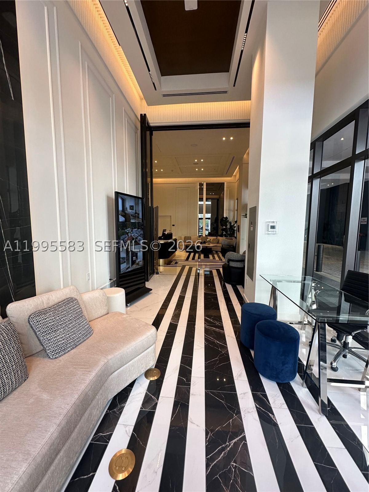 Real estate property located at 4220 Laguna St #308, Miami-dade, The Avenue Coral Gables, Coral Gables, FL