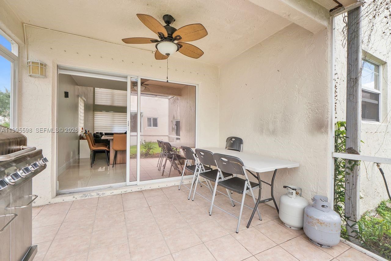 Real estate property located at 9602 8th Cir, Broward, Jacaranda Parcel 218, Plantation, FL