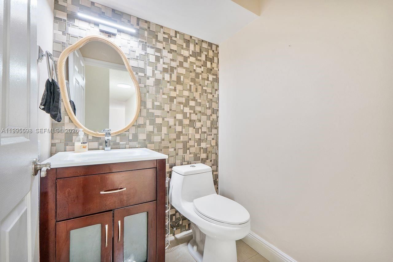 Real estate property located at 9602 8th Cir, Broward, Jacaranda Parcel 218, Plantation, FL