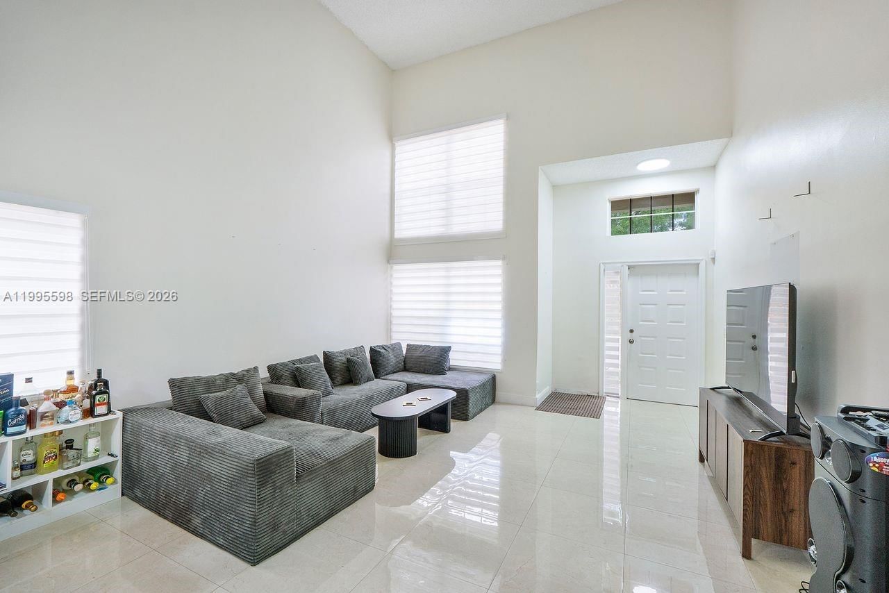 Real estate property located at 9602 8th Cir, Broward, Jacaranda Parcel 218, Plantation, FL