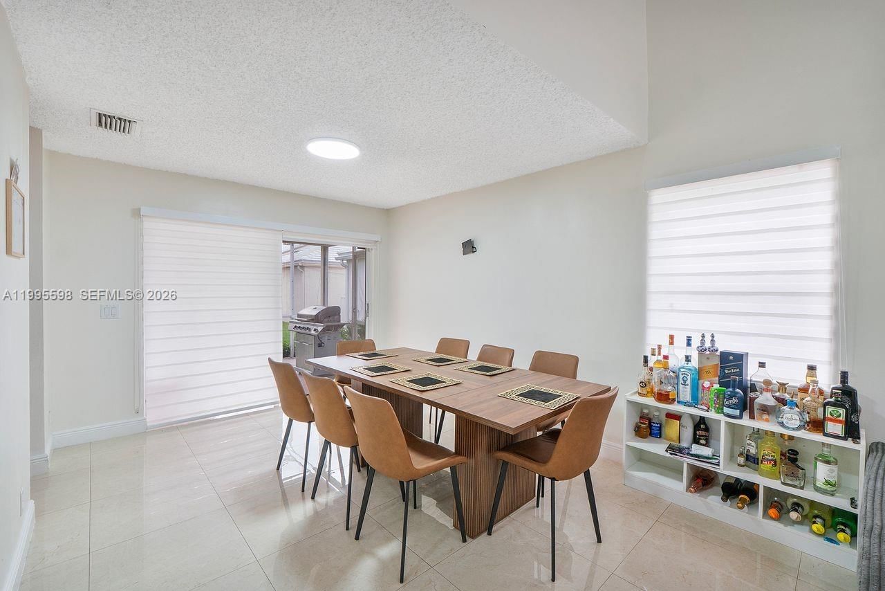 Real estate property located at 9602 8th Cir, Broward, Jacaranda Parcel 218, Plantation, FL