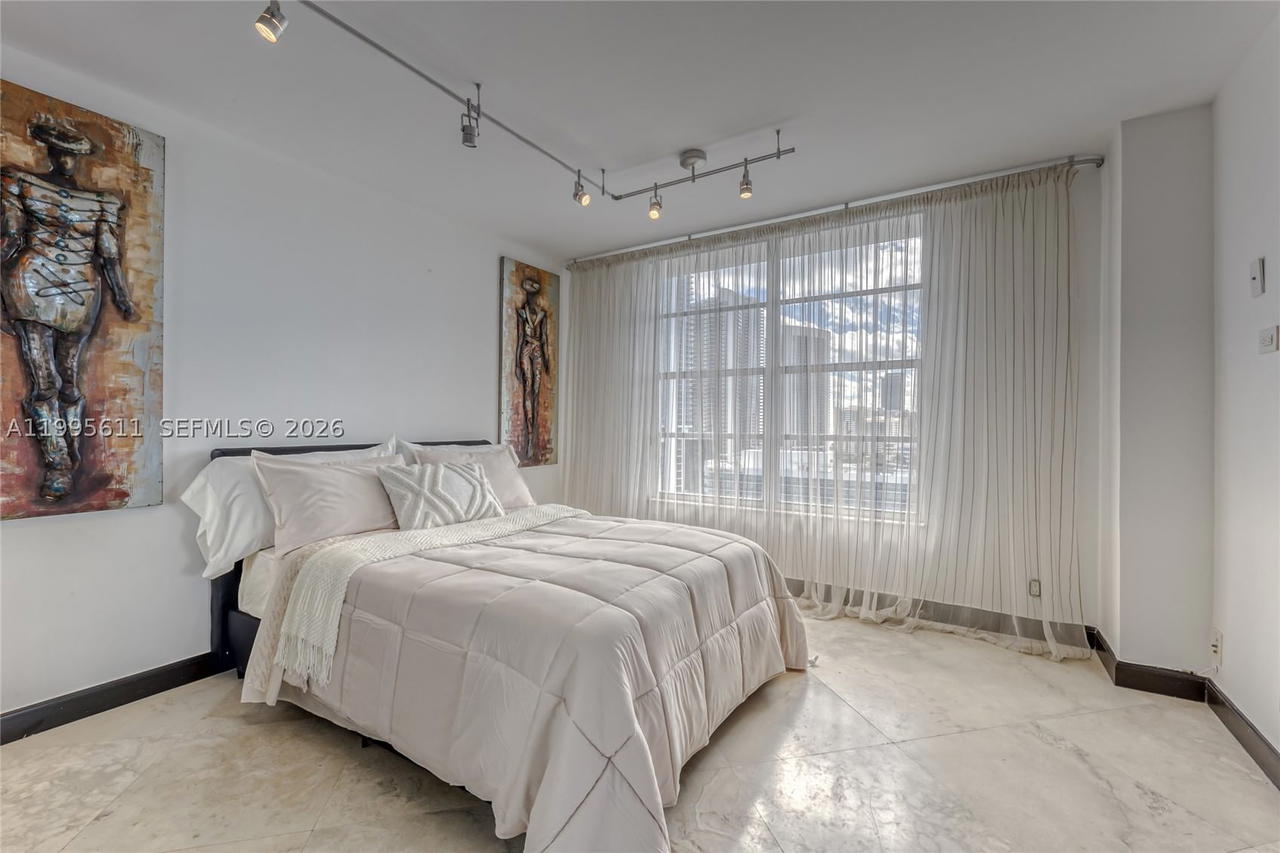 Real estate property located at 3800 Ocean Drive #1606, Broward, Hallmark Of Hollywood Con, Hollywood, FL