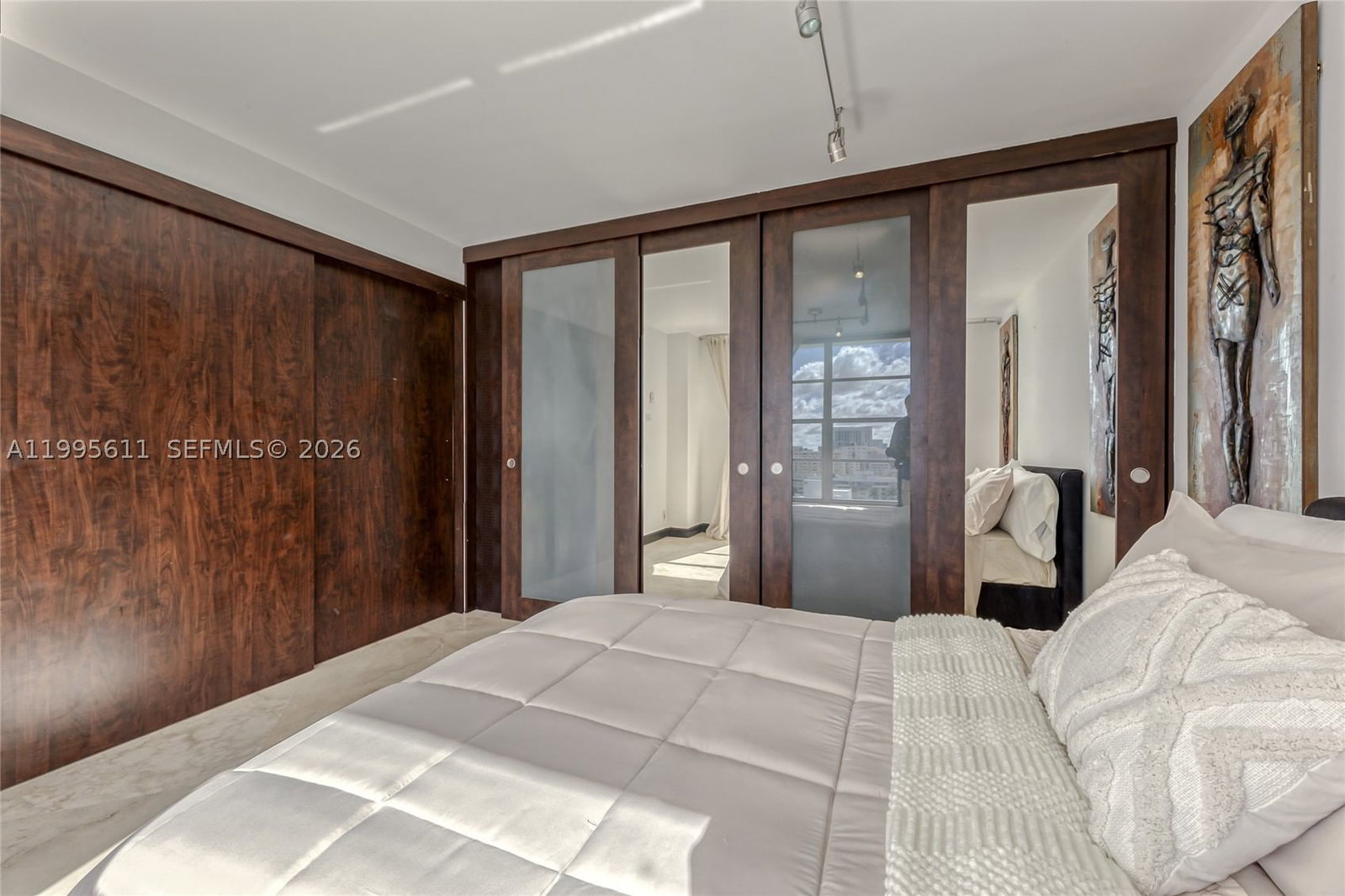 Real estate property located at 3800 Ocean Drive #1606, Broward, Hallmark Of Hollywood Con, Hollywood, FL
