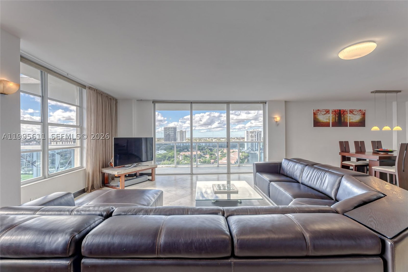 Real estate property located at 3800 Ocean Drive #1606, Broward, Hallmark Of Hollywood Con, Hollywood, FL