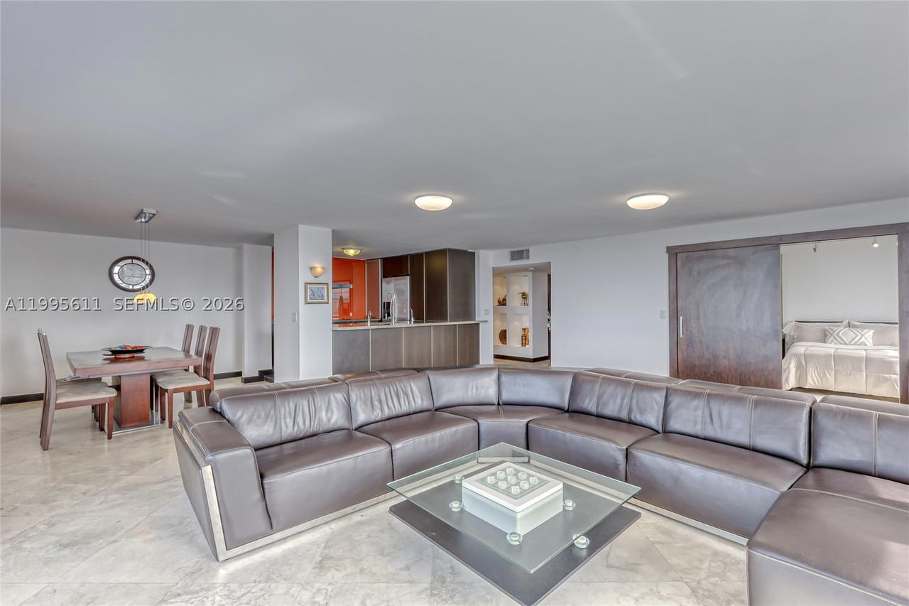 Real estate property located at 3800 Ocean Drive #1606, Broward, Hallmark Of Hollywood Con, Hollywood, FL