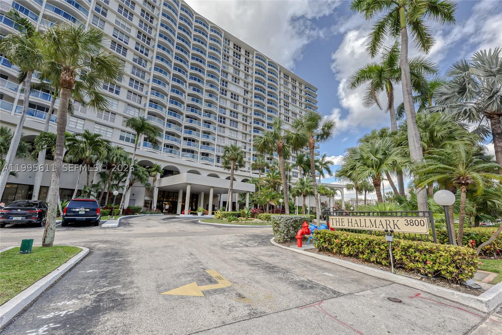 Real estate property located at 3800 Ocean Drive #1606, Broward, Hallmark Of Hollywood Con, Hollywood, FL