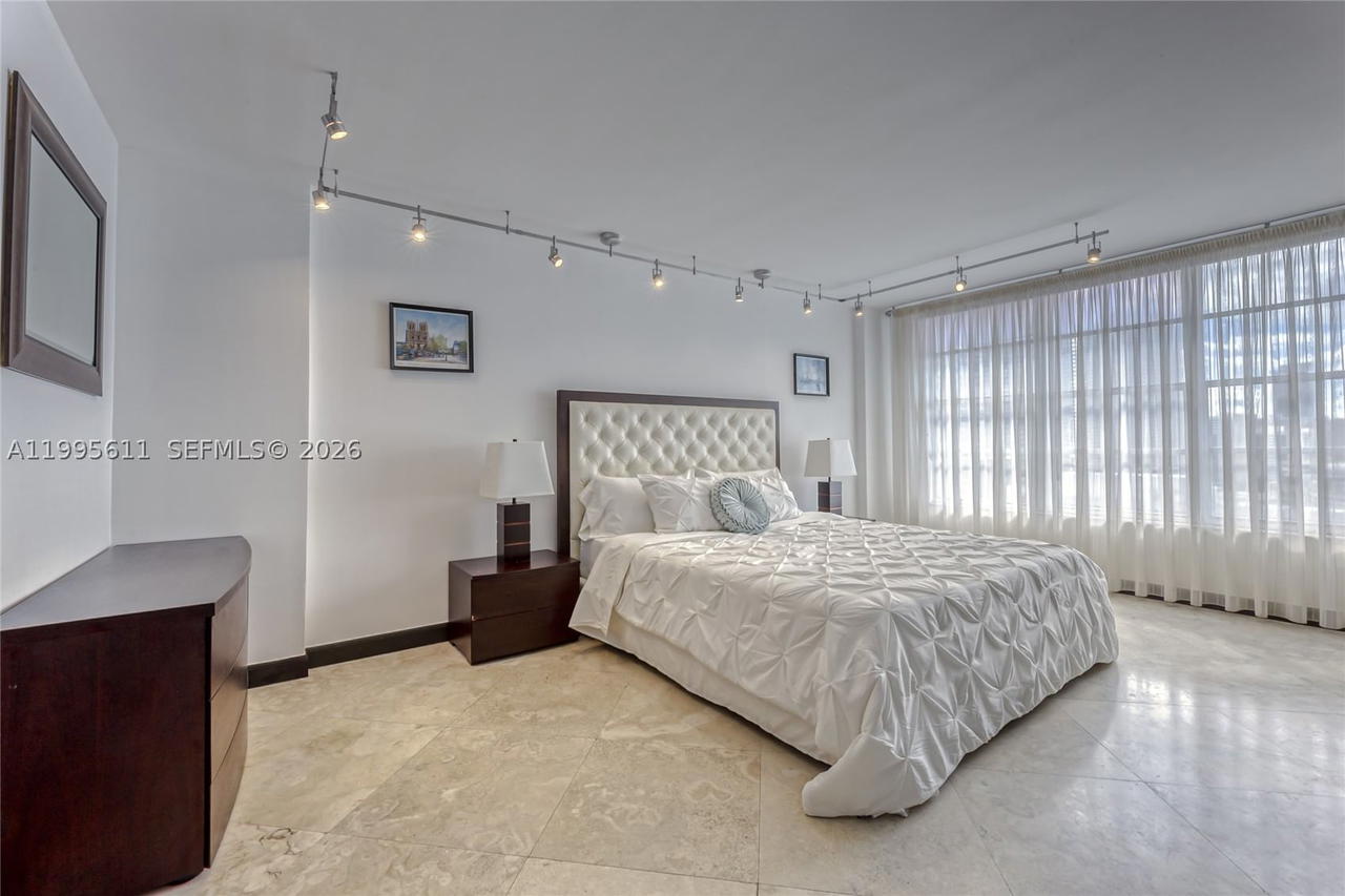 Real estate property located at 3800 Ocean Drive #1606, Broward, Hallmark Of Hollywood Con, Hollywood, FL