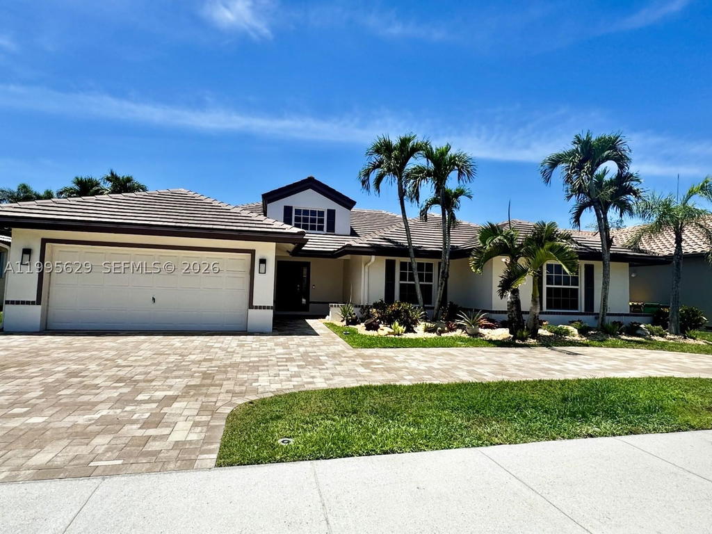 Real estate property located at 2723 Abiaca Cir, Broward, Ridge On Nob Hill, Davie, FL