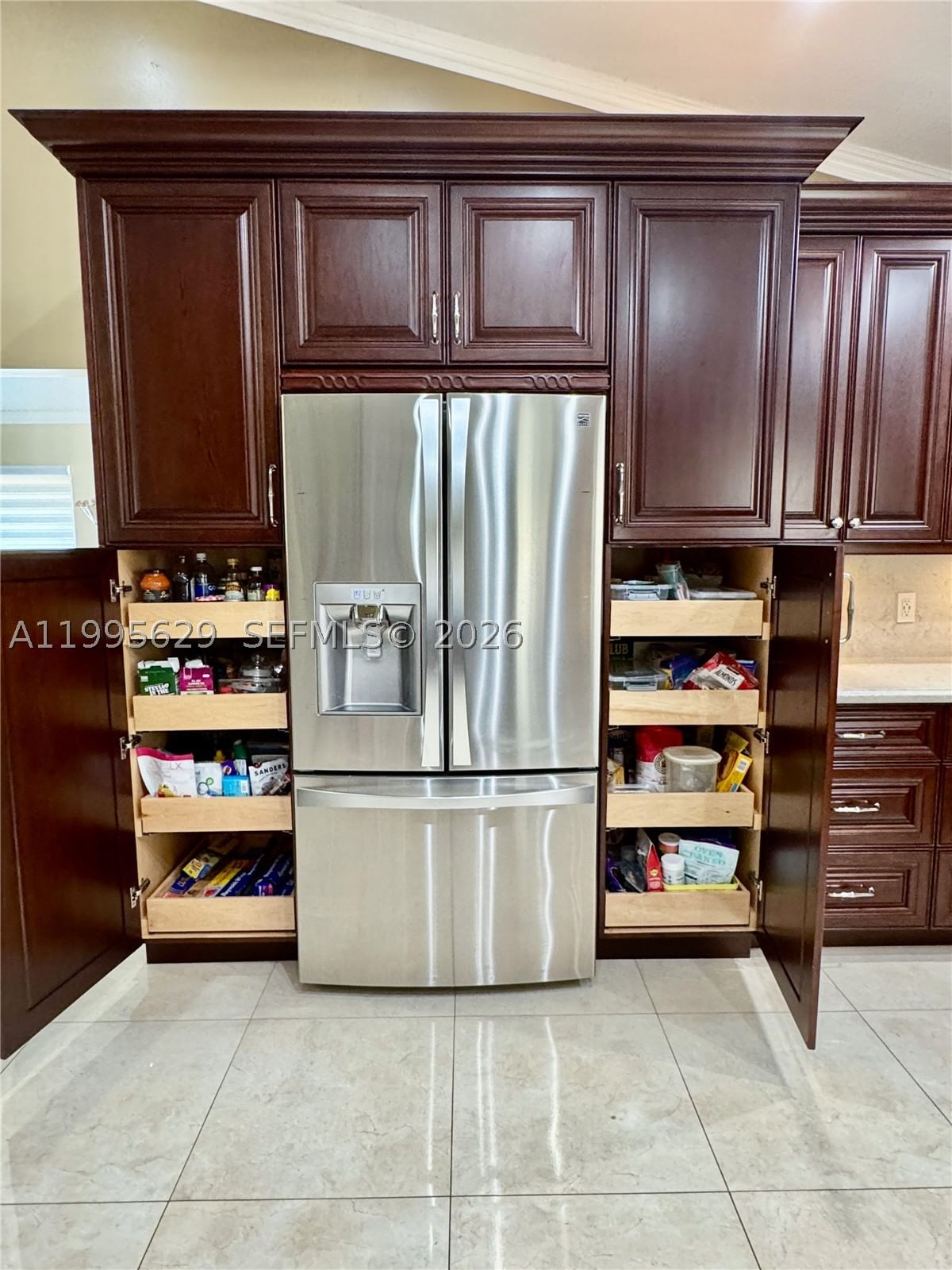 Real estate property located at 2723 Abiaca Cir, Broward, Ridge On Nob Hill, Davie, FL