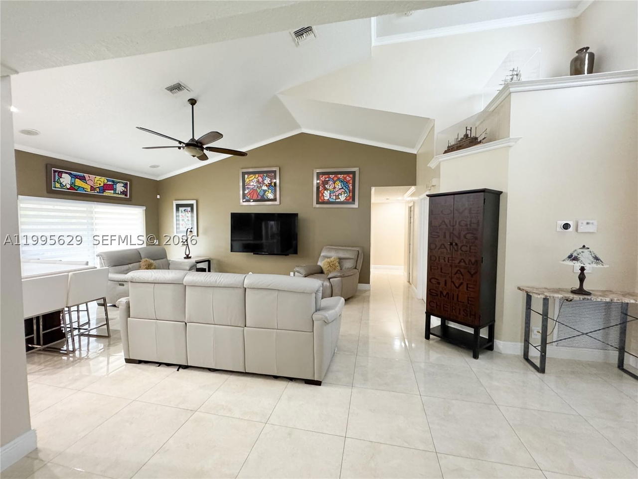 Real estate property located at 2723 Abiaca Cir, Broward, Ridge On Nob Hill, Davie, FL