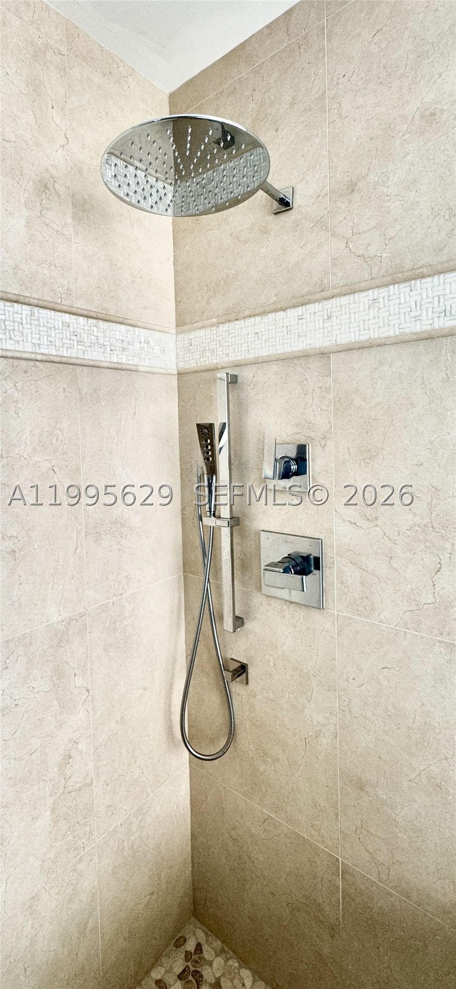 Real estate property located at 2723 Abiaca Cir, Broward, Ridge On Nob Hill, Davie, FL