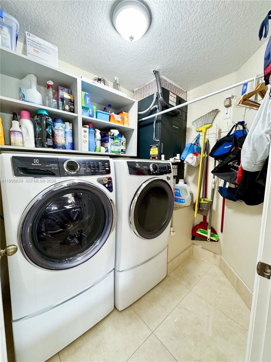 Real estate property located at 2723 Abiaca Cir, Broward, Forest Ridge Single Famil, Davie, FL