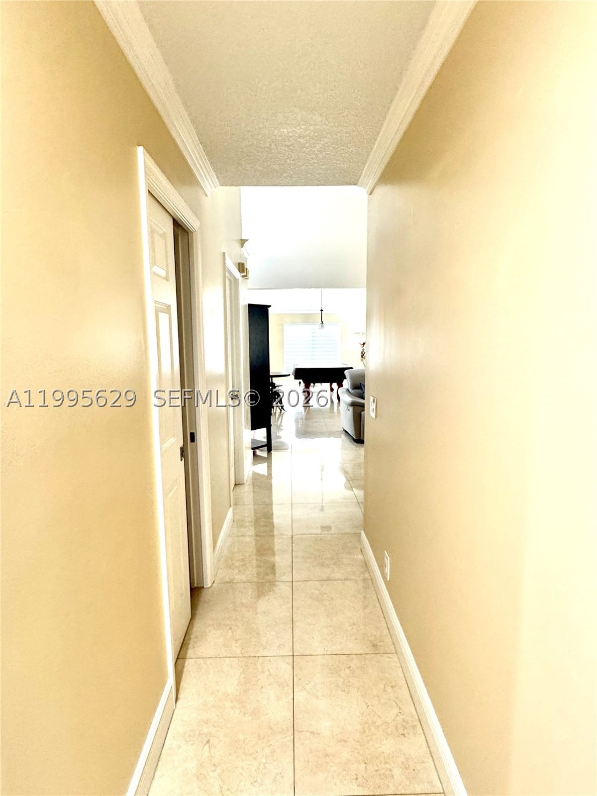 Real estate property located at 2723 Abiaca Cir, Broward, Ridge On Nob Hill, Davie, FL