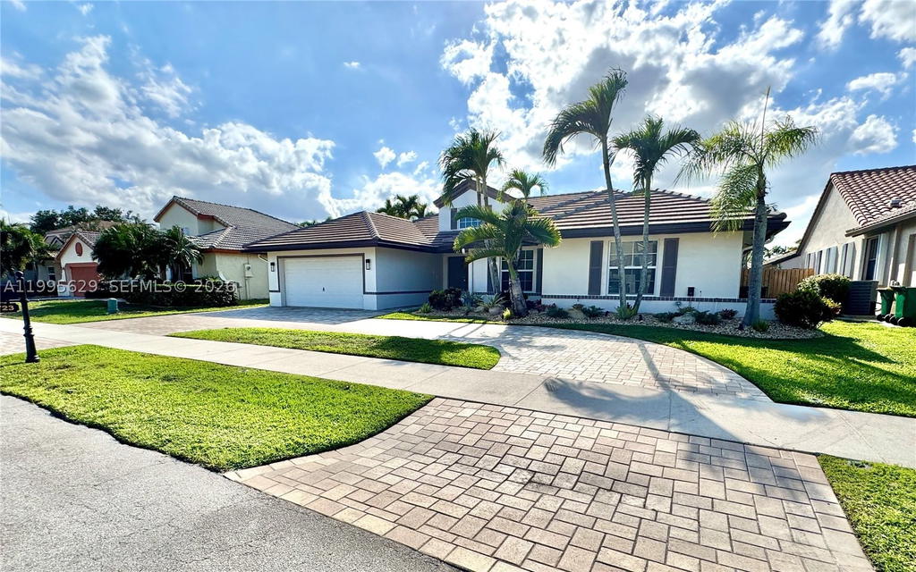 Real estate property located at 2723 Abiaca Cir, Broward, Ridge On Nob Hill, Davie, FL