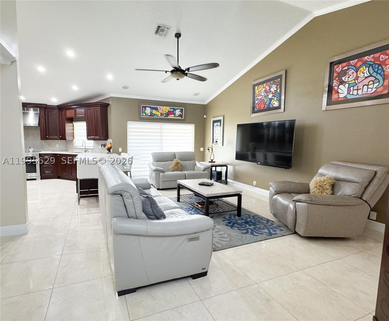 Real estate property located at 2723 Abiaca Cir, Broward, Ridge On Nob Hill, Davie, FL