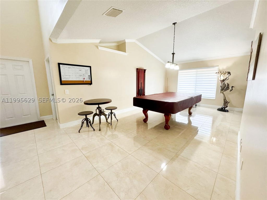 Real estate property located at 2723 Abiaca Cir, Broward, Ridge On Nob Hill, Davie, FL