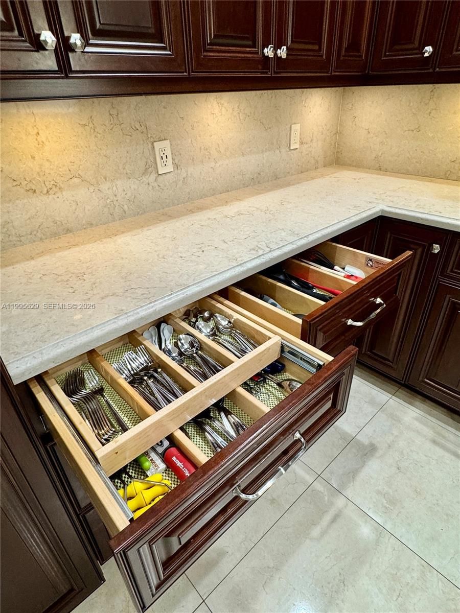 Real estate property located at 2723 Abiaca Cir, Broward, Forest Ridge Single Famil, Davie, FL