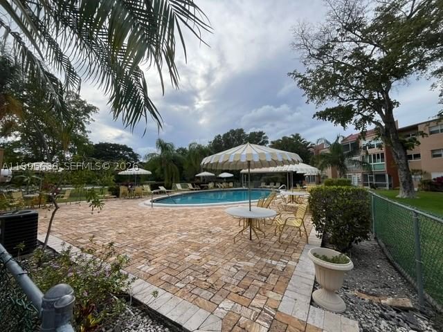 Real estate property located at 8810 Mcnab Rd #204, Broward, Greens Condo Apts Phase I, Tamarac, FL