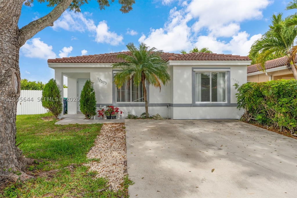 Real estate property located at 17570 142nd Ct, Miami-dade, Weitzer Serena Lakes West, Miami, FL