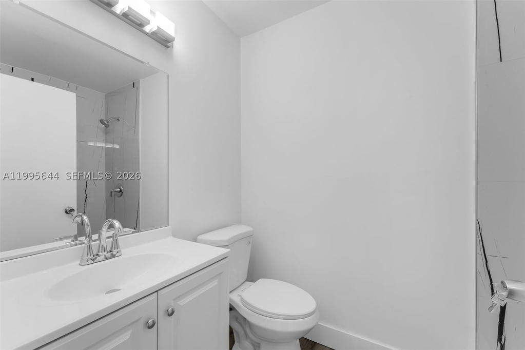 Real estate property located at 17570 142nd Ct, Miami-dade, Weitzer Serena Lakes West, Miami, FL