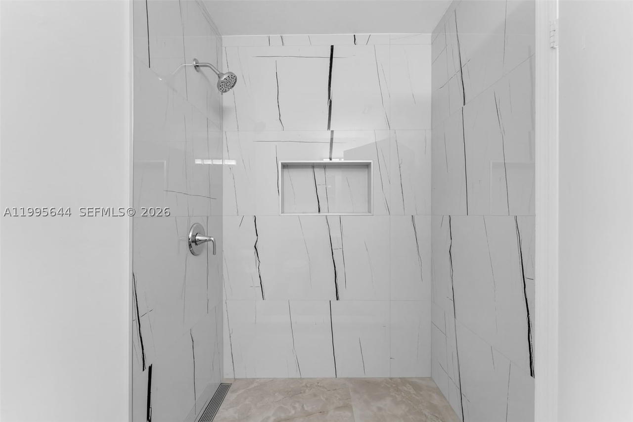 Real estate property located at 17570 142nd Ct, Miami-dade, Weitzer Serena Lakes West, Miami, FL