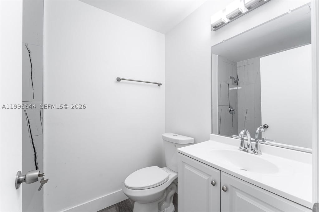 Real estate property located at 17570 142nd Ct, Miami-dade, Weitzer Serena Lakes West, Miami, FL