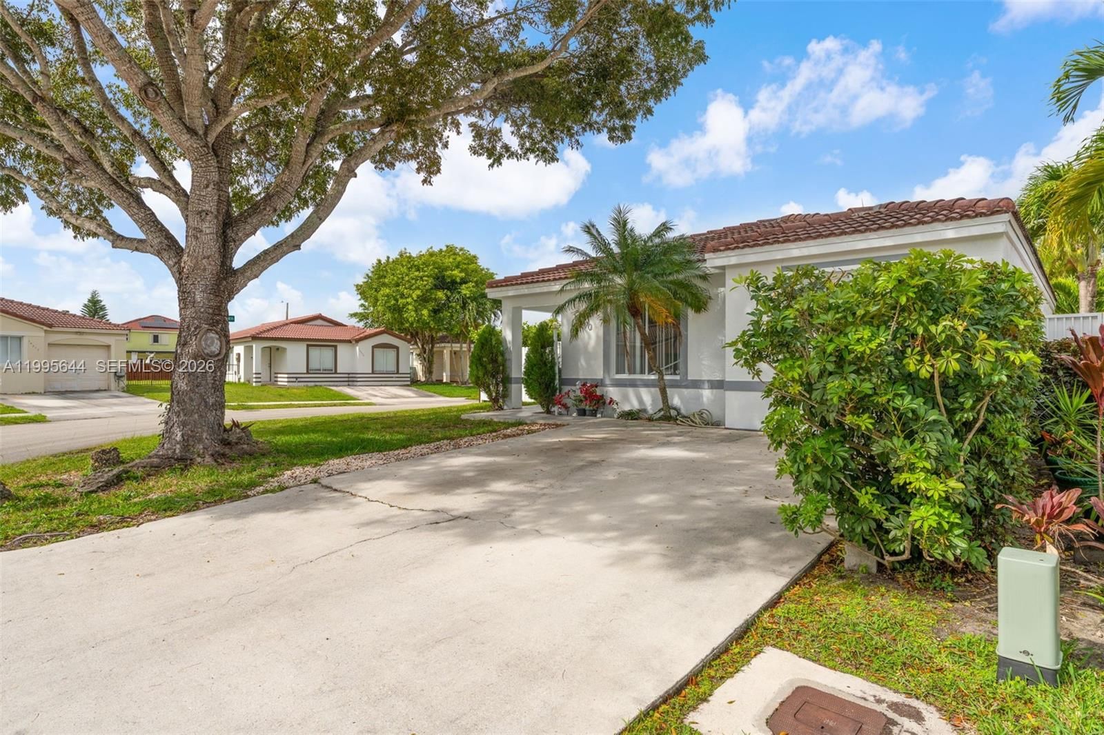 Real estate property located at 17570 142nd Ct, Miami-dade, Weitzer Serena Lakes West, Miami, FL