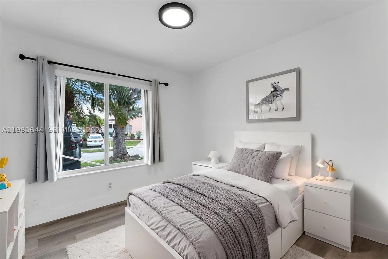 Real estate property located at 17570 142nd Ct, Miami-dade, Weitzer Serena Lakes West, Miami, FL