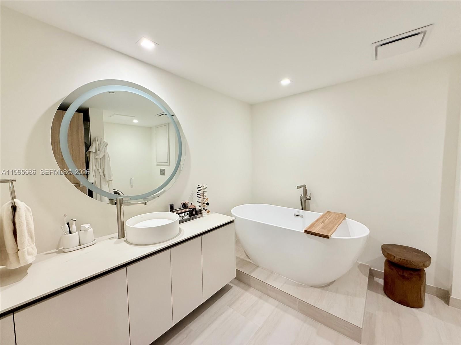 Real estate property located at 495 Brickell Ave #5106, Miami-dade, Icon Brickell No Two, Miami, FL