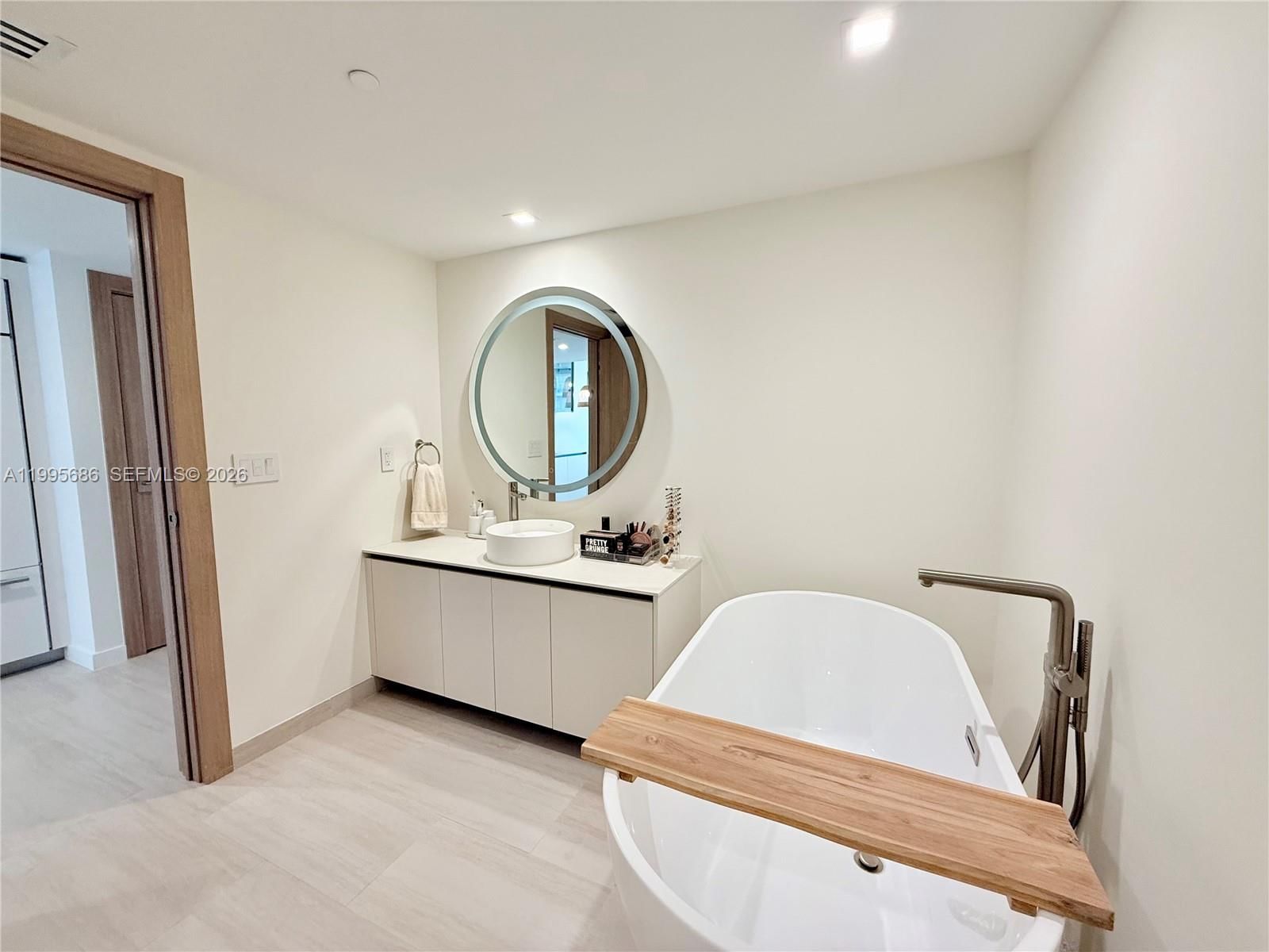 Real estate property located at 495 Brickell Ave #5106, Miami-dade, Icon Brickell No Two, Miami, FL