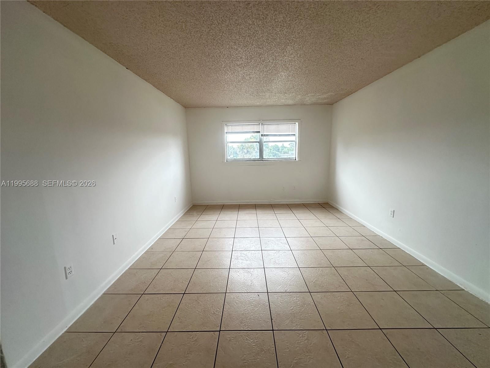 Real estate property located at 3600 21st St #309, Broward, Sunset Hills I Condominiu, Lauderdale Lakes, FL