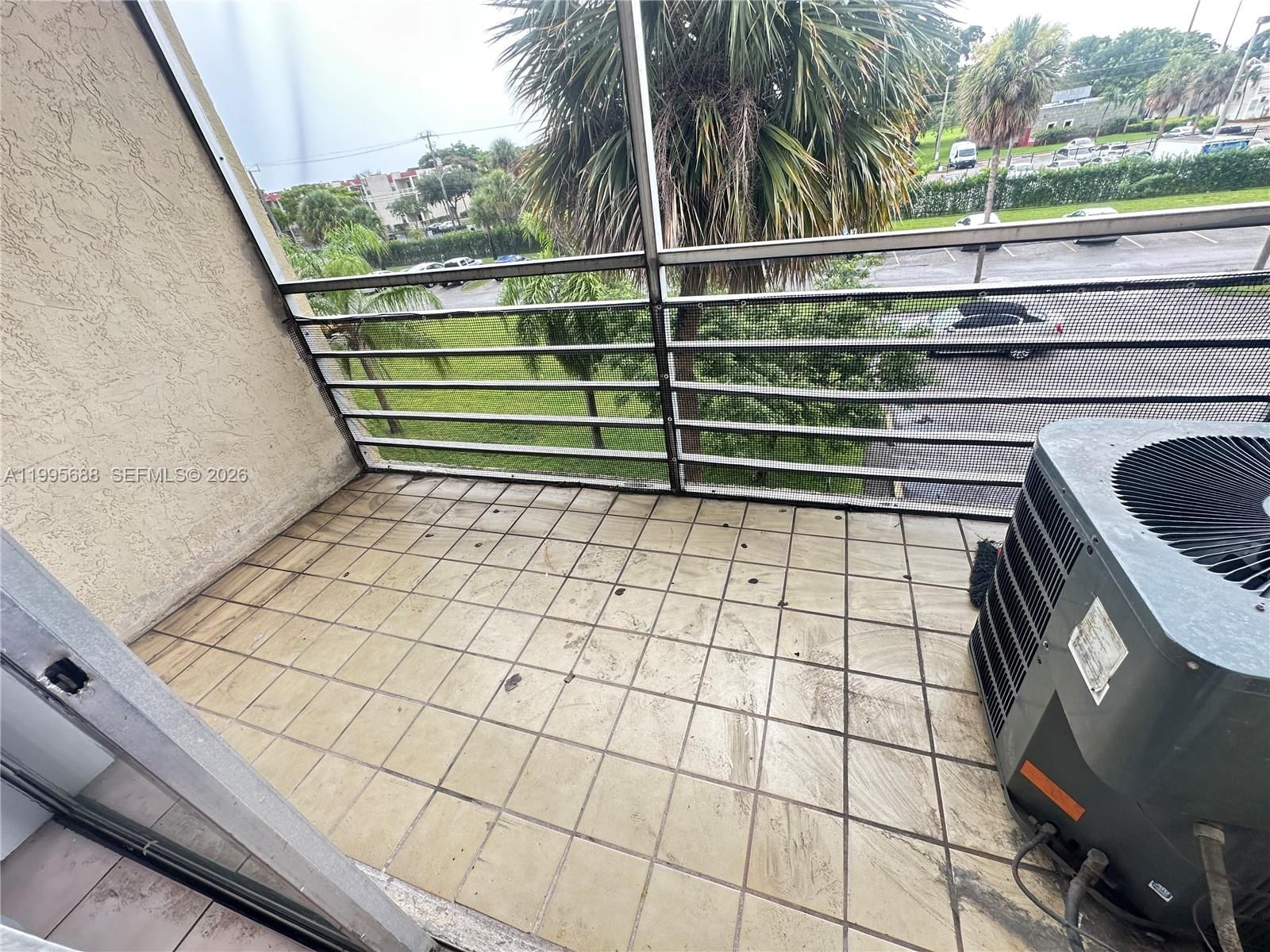 Real estate property located at 3600 21st St #309, Broward, Sunset Hills I Condominiu, Lauderdale Lakes, FL