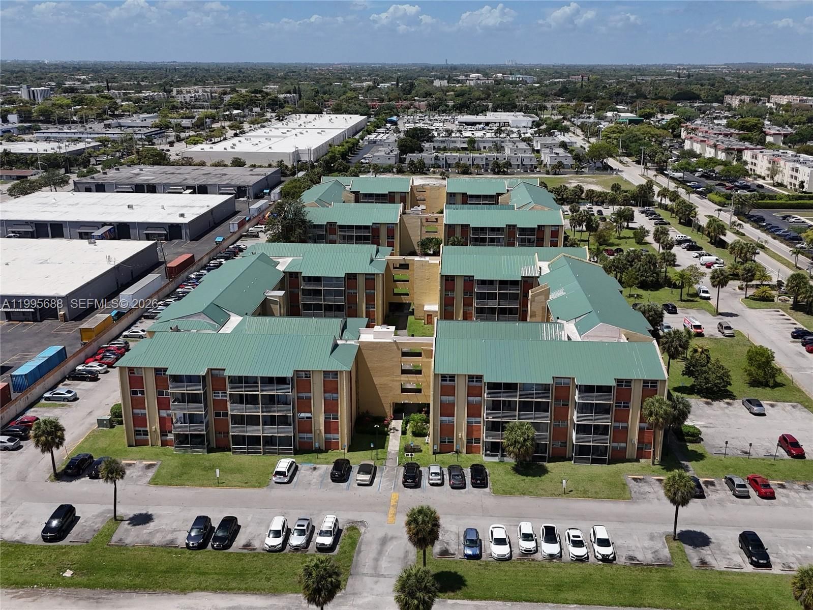 Real estate property located at 3600 21st St #309, Broward, Sunset Hills I Condominiu, Lauderdale Lakes, FL