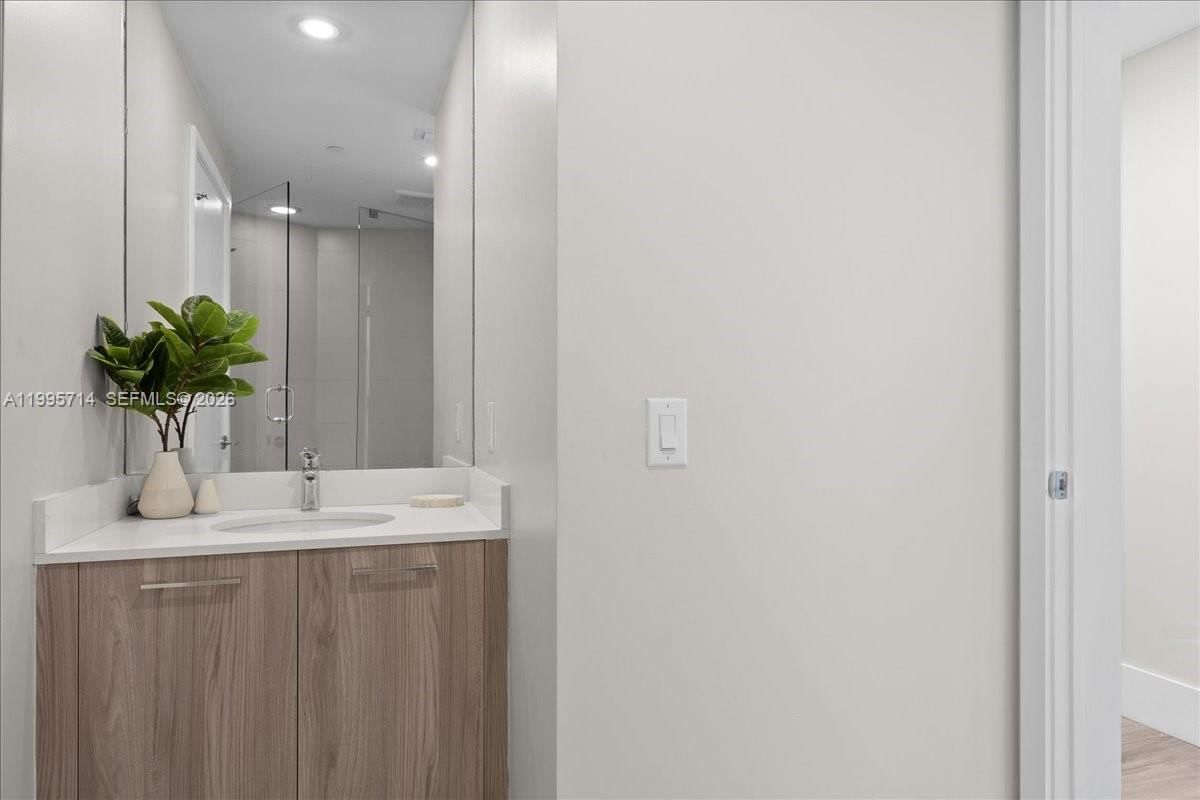 Real estate property located at 501 31st St #1201, Miami-dade, Paraiso Bayviews Condo, Miami, FL