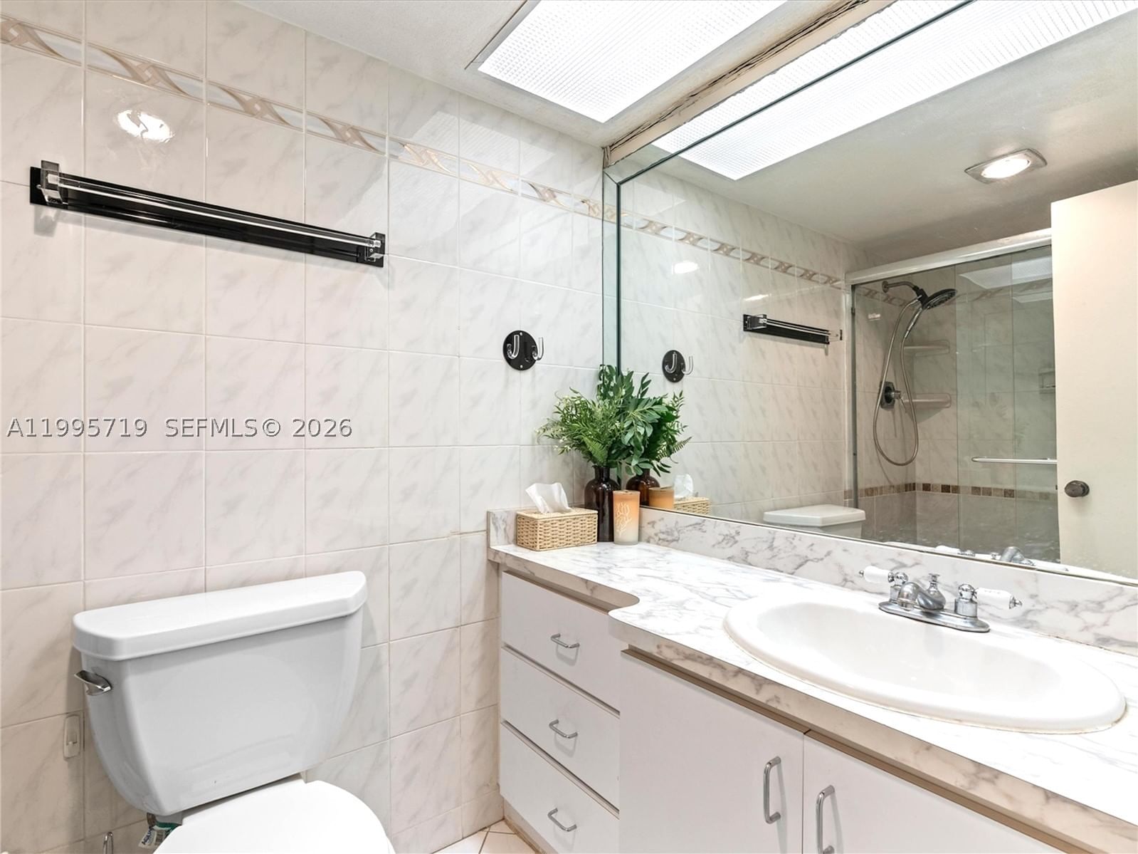 Real estate property located at 230 174th St #2404, Miami-dade, Winston Tower 300 Condo, Sunny Isles Beach, FL