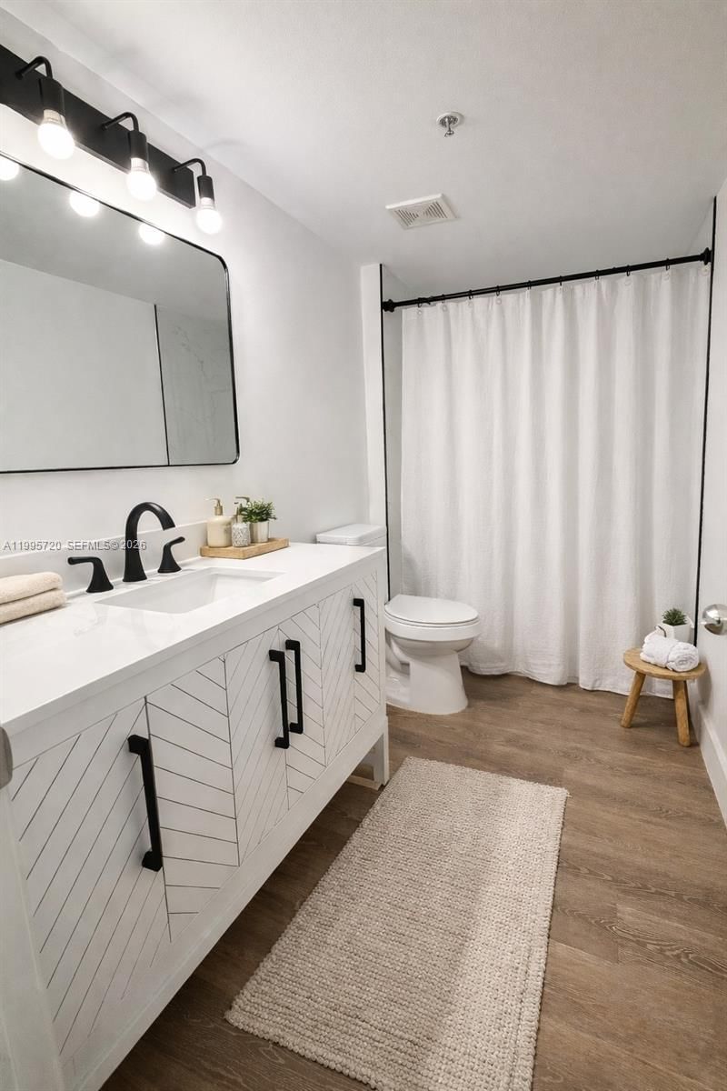 Real estate property located at 460 Park Rd #6-110, Broward, Pinehurst Club Condo, Hollywood, FL