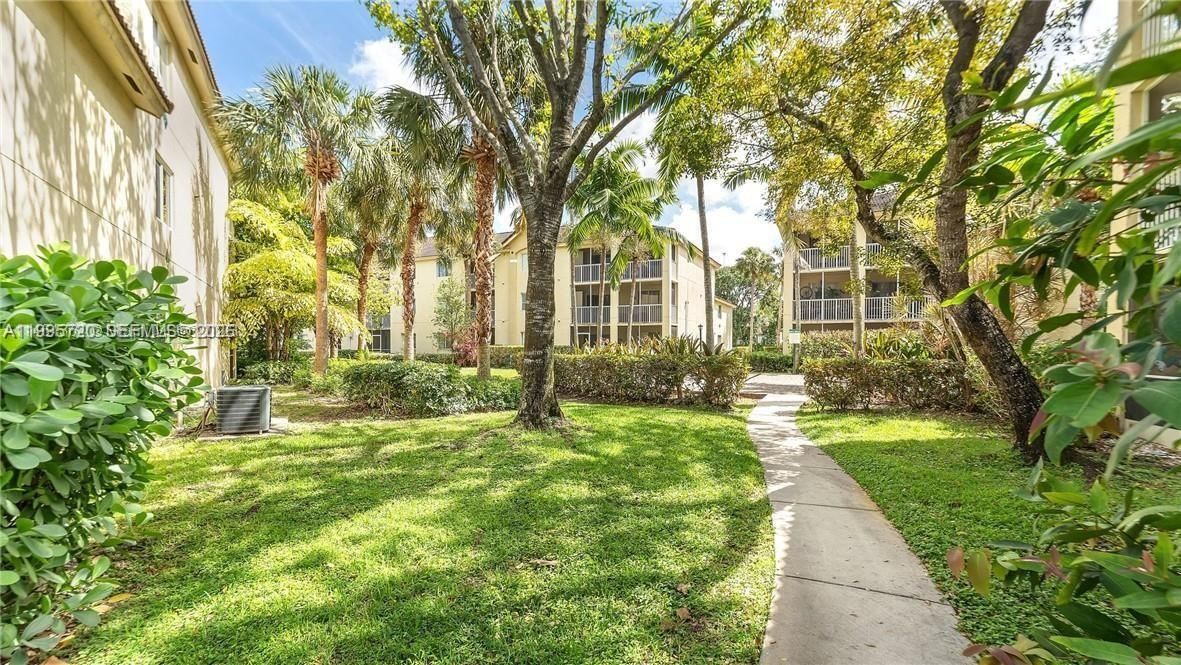 Real estate property located at 460 Park Rd #6-110, Broward, Pinehurst Club Condo, Hollywood, FL