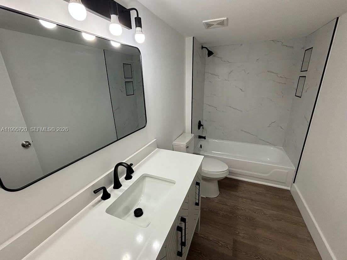 Real estate property located at 460 Park Rd #6-110, Broward, Pinehurst Club Condo, Hollywood, FL