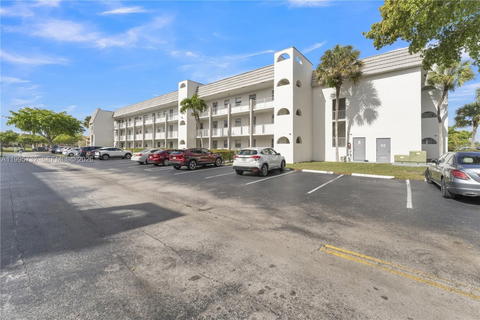 Real estate property located at 8280 Sunrise Lakes Blvd #301, Broward, Sunrise Lakes 56 Condo, Sunrise, FL