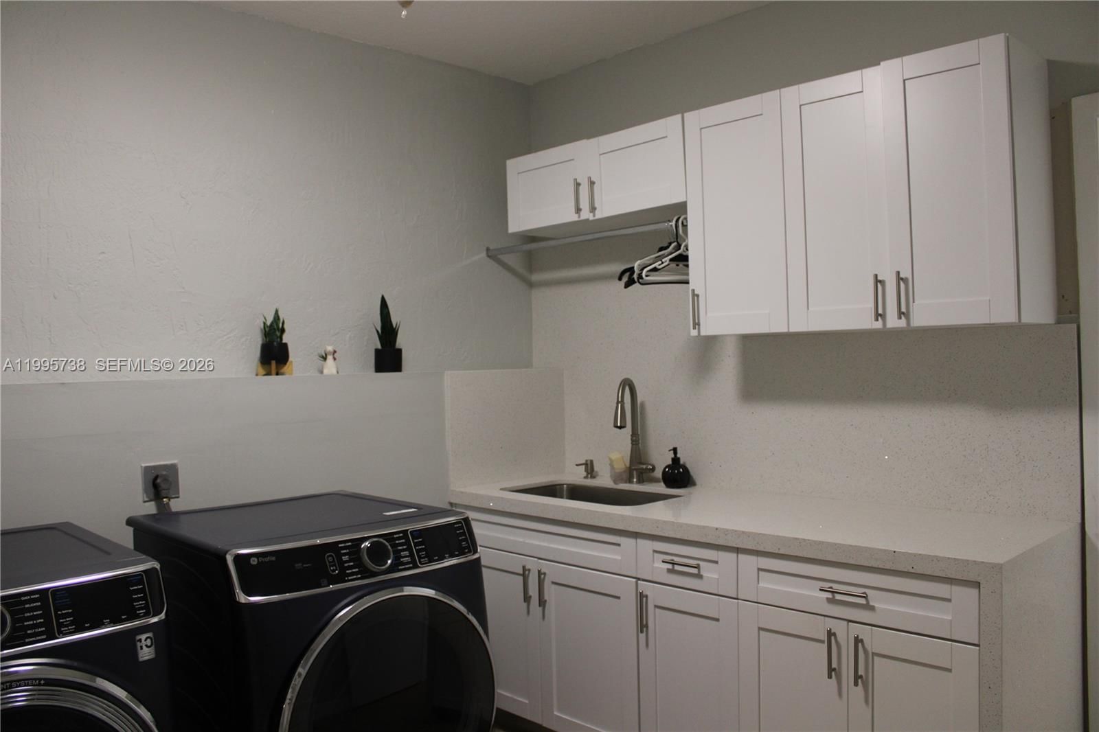 Real estate property located at 4931 167th Ave, Broward, Chambers Land Co Sub Nw1/, Southwest Ranches, FL