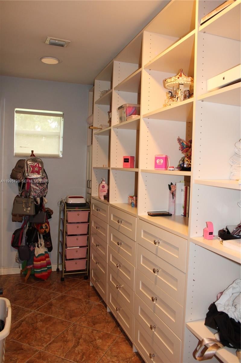 Real estate property located at 4931 167th Ave, Broward, Chambers Land Co Sub Nw1/, Southwest Ranches, FL